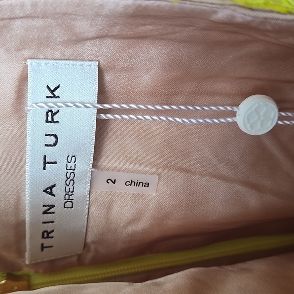 Trina Turk Lace Sleeveless Yellow Dress Size 2 NWT - Picture 3 of 7